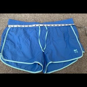 Vineyard Vines performance shorts Ladies L